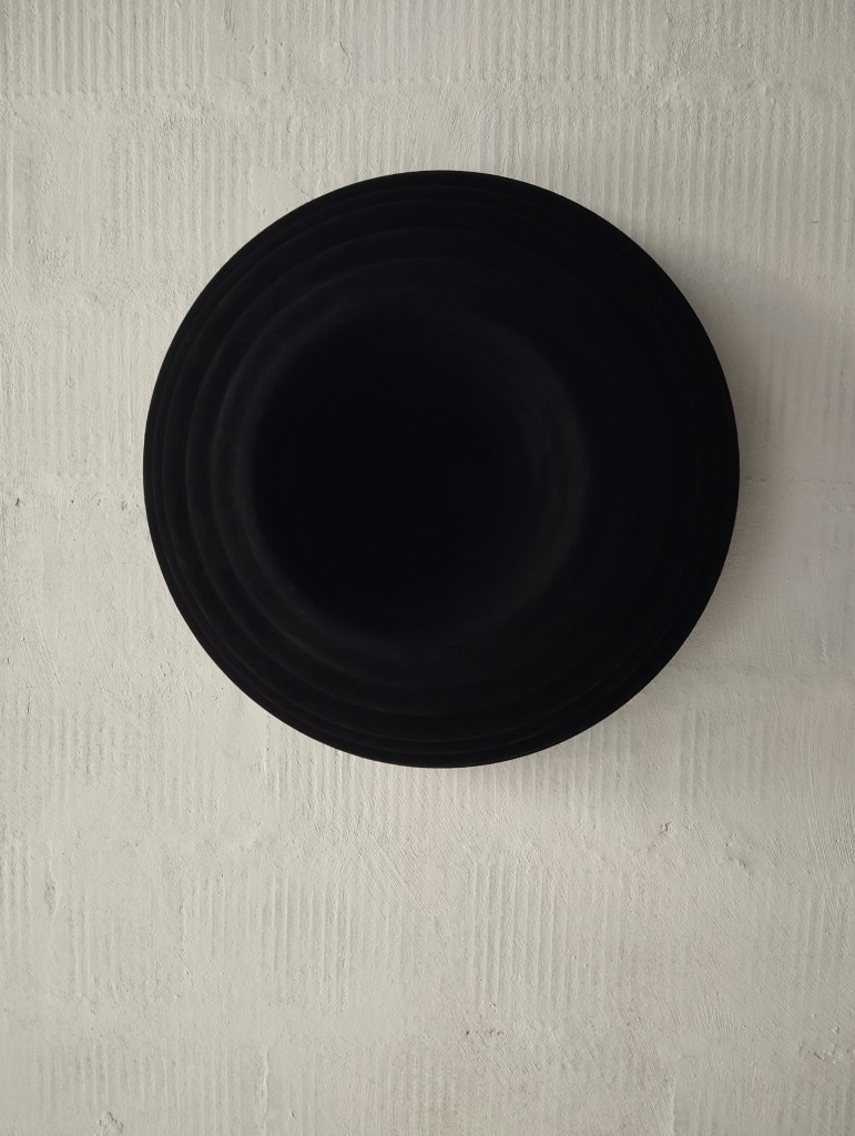 Detalle de la obra de Rubén Díaz de Corcuera titulada Mirilla a mi infierno / Peephole to my hell / Nire infernura behatxulo.